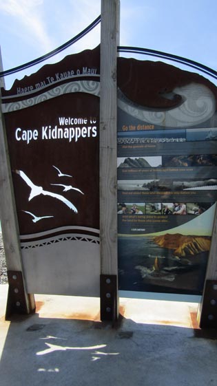 Cape kidnappers sign beach