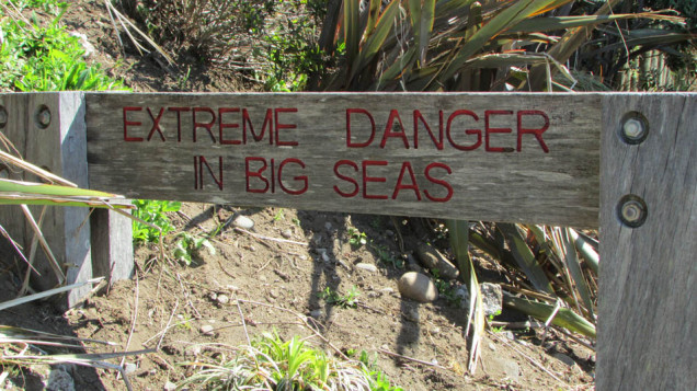 New Plymouth extreme danger in big seas