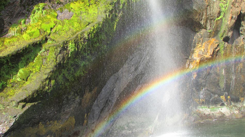 double-rainbow-waterfall-milford-sound